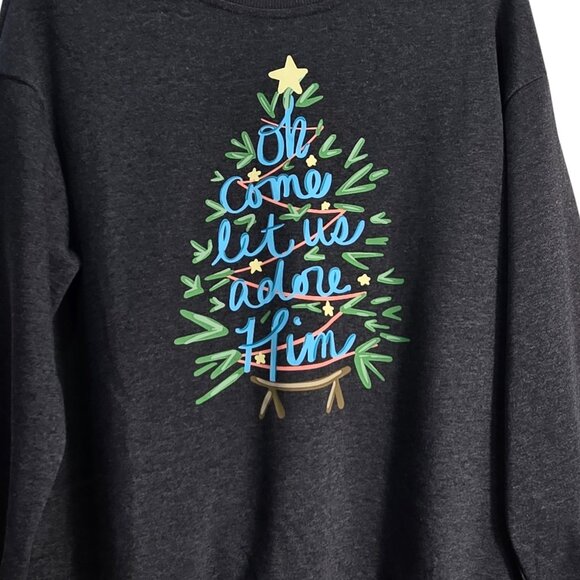 NWOT Gray "Oh Come Let Us Adore Him" Christmas Tree Graphic Sweatshirt - Medium - Picture 3 of 6